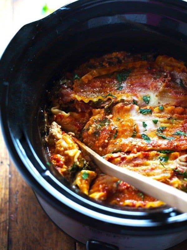Super Easy Skinny Veggie Crockpot Lasagna - a handful of simple ingredients for a healthy family dinner. | https://bio-research.news