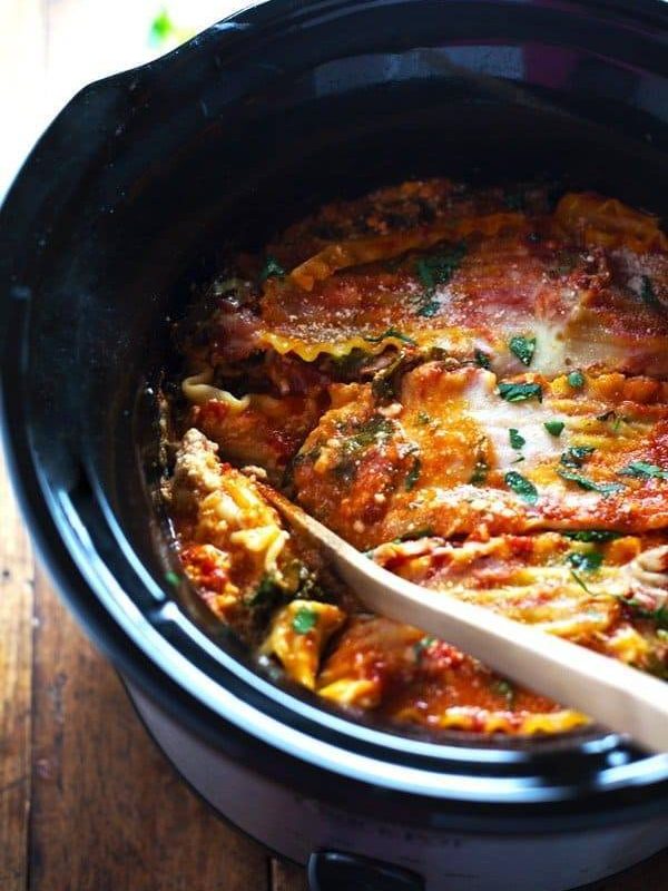 Super Easy Skinny Veggie Crockpot Lasagna - a handful of simple ingredients for a healthy family dinner. | https://bio-research.news
