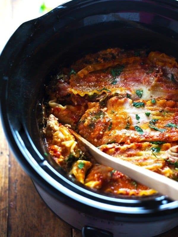 Super Easy Skinny Veggie Crockpot Lasagna - a handful of simple ingredients for a healthy family dinner. | https://bio-research.news