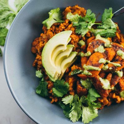 Lentil Curry Bowl with avocado.